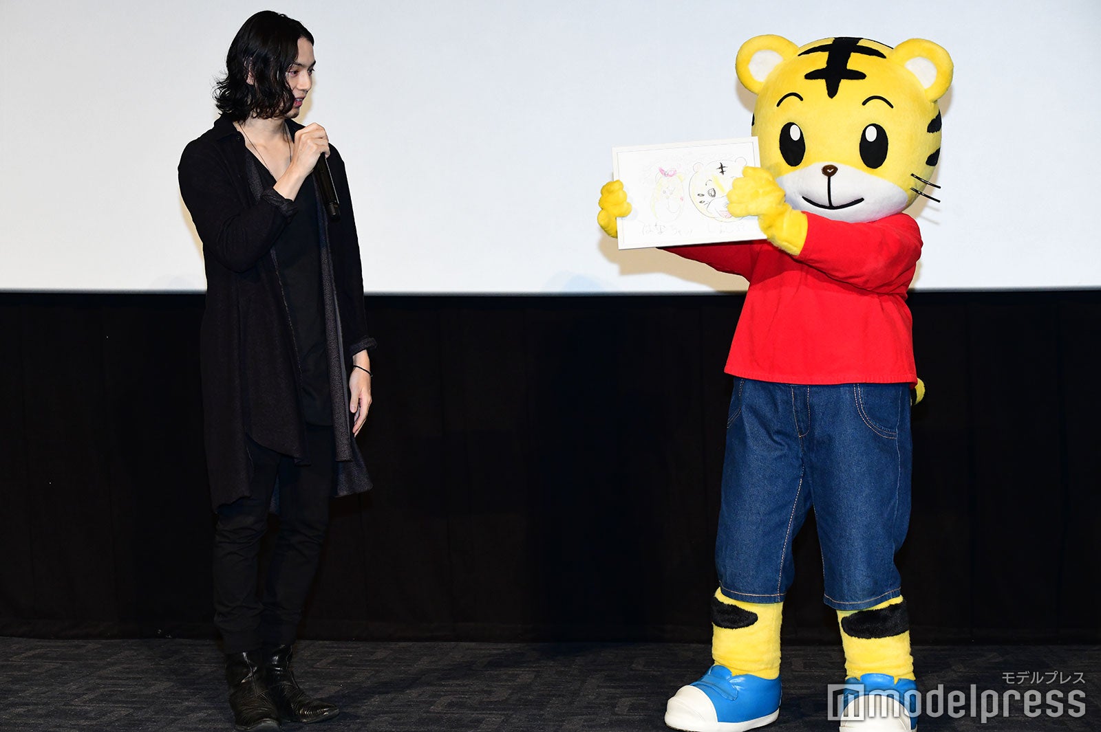 水嶋ヒロ、しまじろう（C）モデルプレス