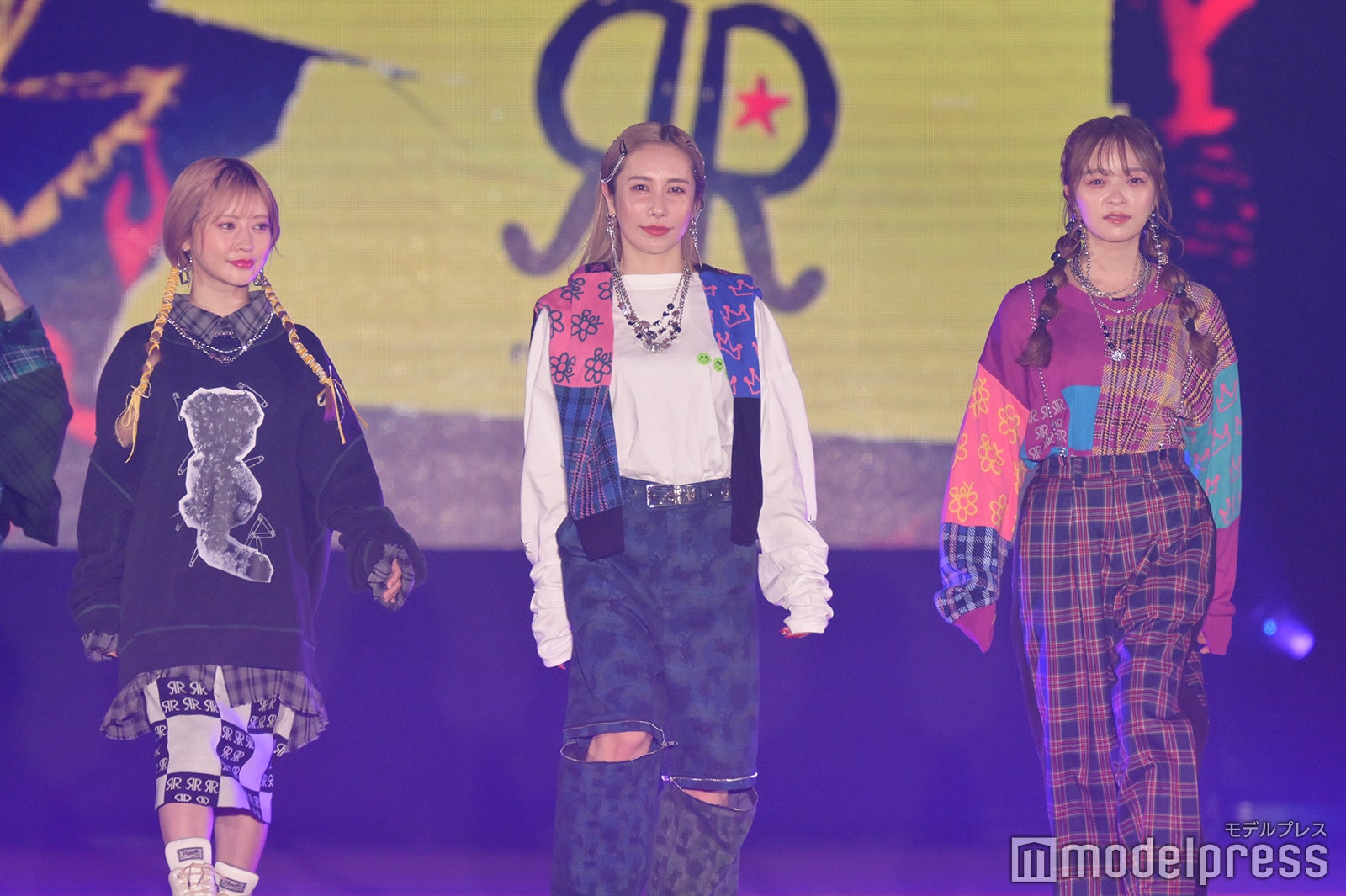 （C）モデルプレス