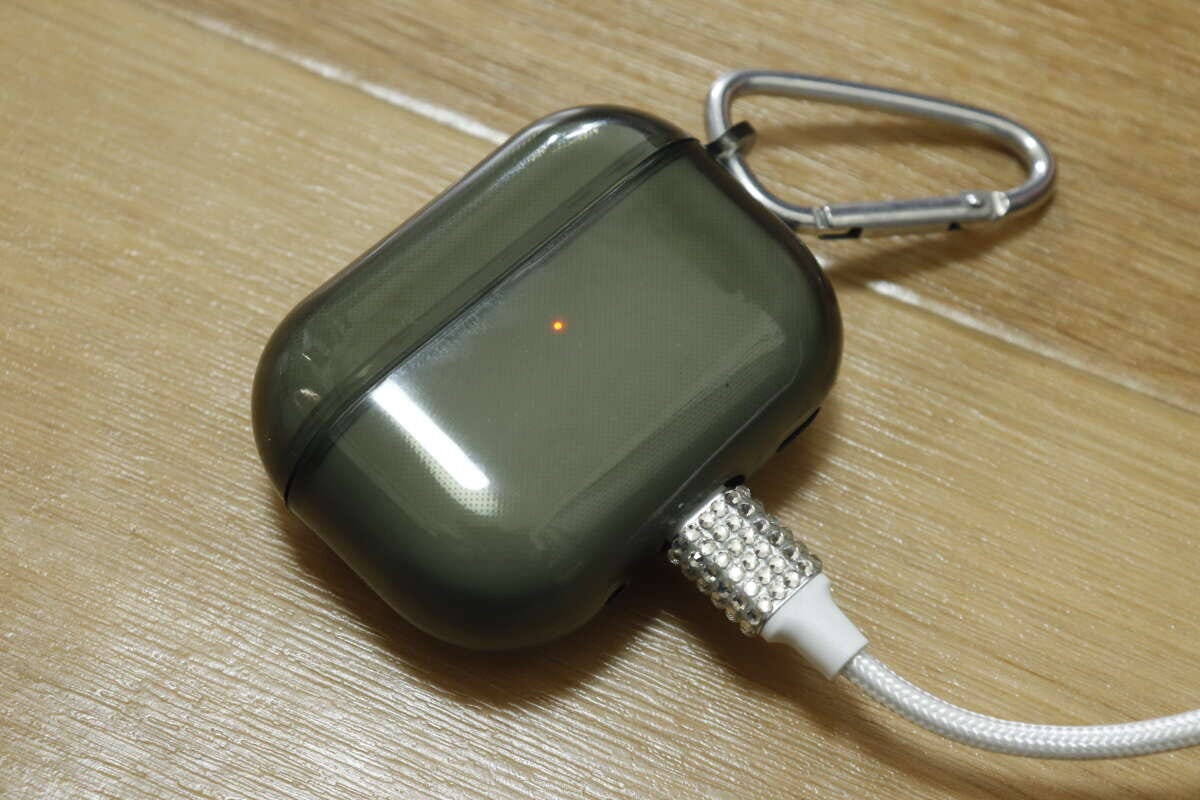 ダイソーの充電できるソフトクリアケース（AirPods