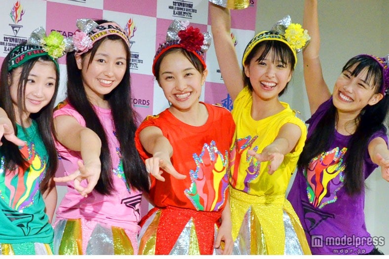 ももクロ、ステージでスカート置き忘れる　「夏のバカ騒ぎで頭のねじをはずしました」