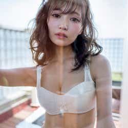 モデルプレス - “最高のシロウト”似鳥沙也加、ラブホテルで美貌&フェロモン溢れ出す