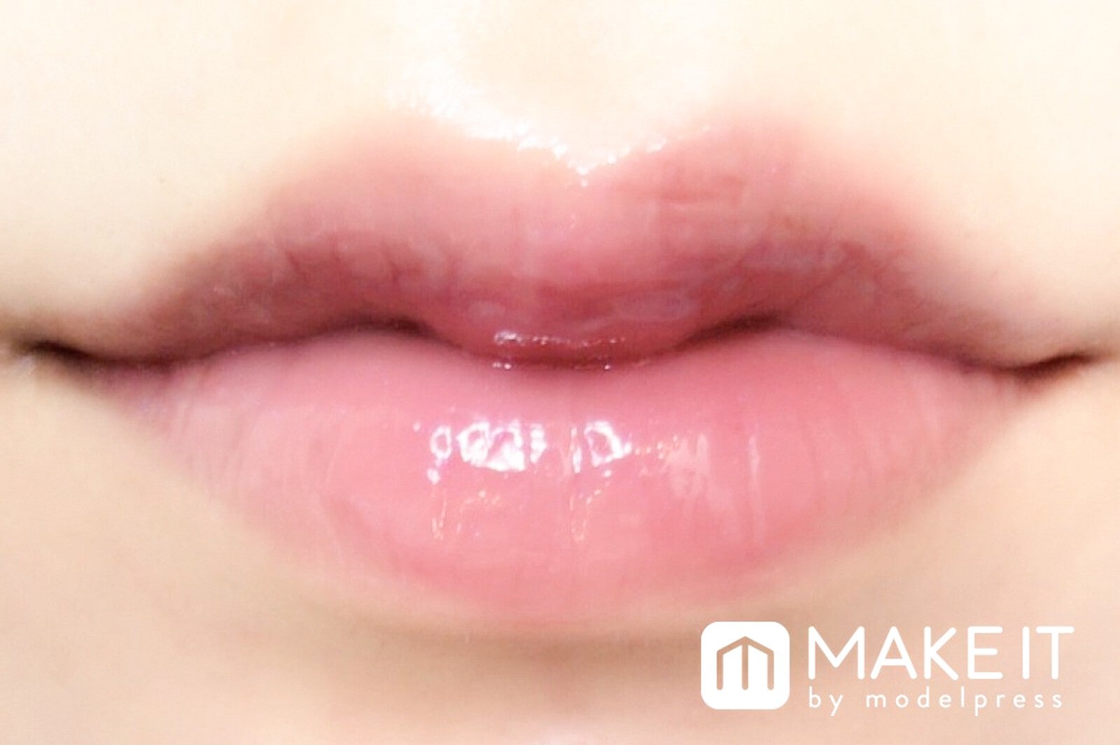 エテュセ／ジューシーリップジェル／RD2 カシスレッド 使用 (C)メイクイット