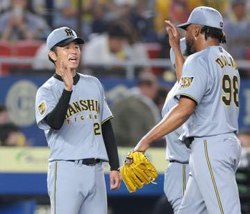 阪神・高橋 8回0封6勝目「球際強くやってくれましたね」藤川監督が賛辞「努力したところがあそこで発揮された」