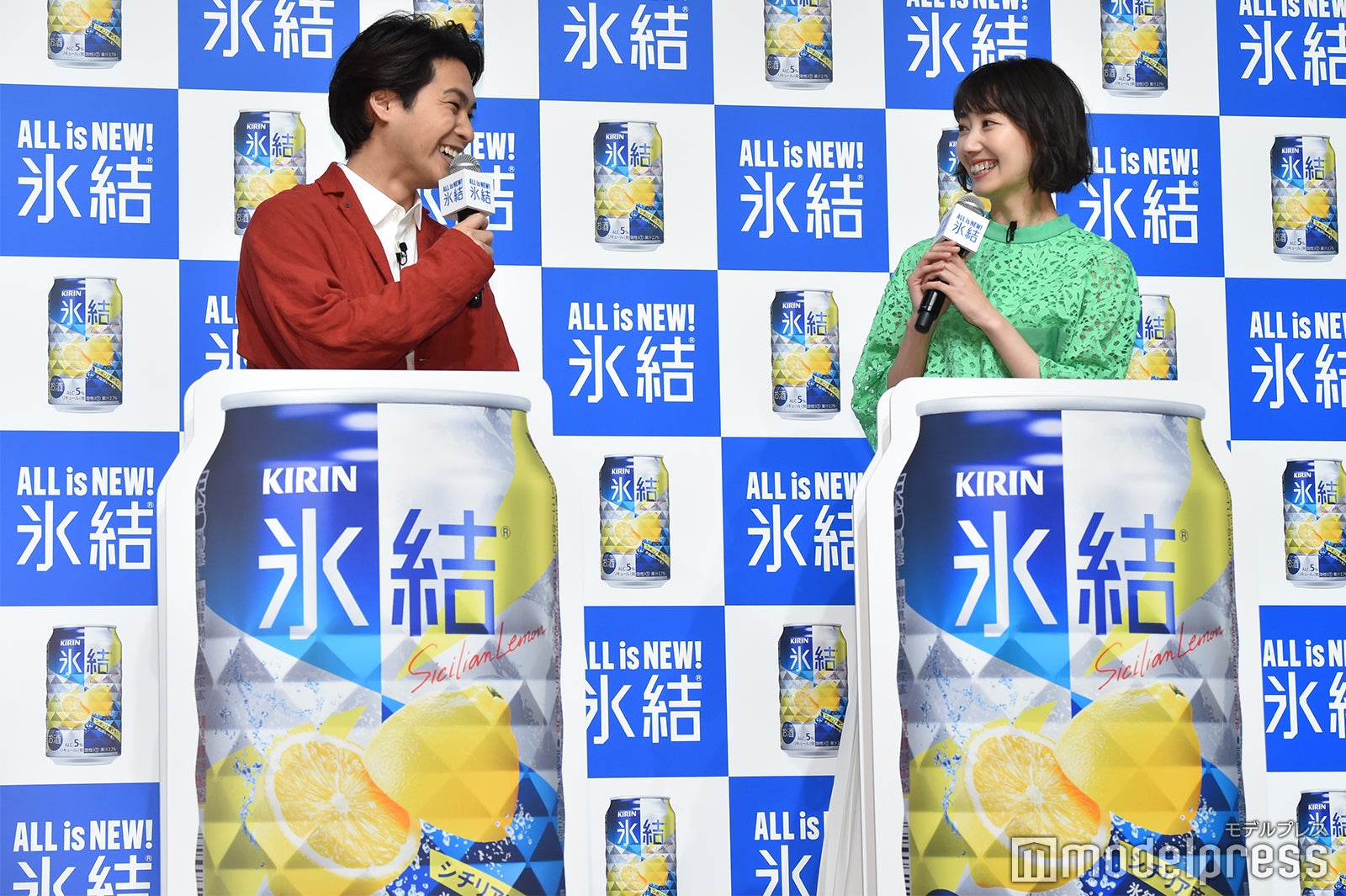 柳楽優弥、波瑠（C）モデルプレス