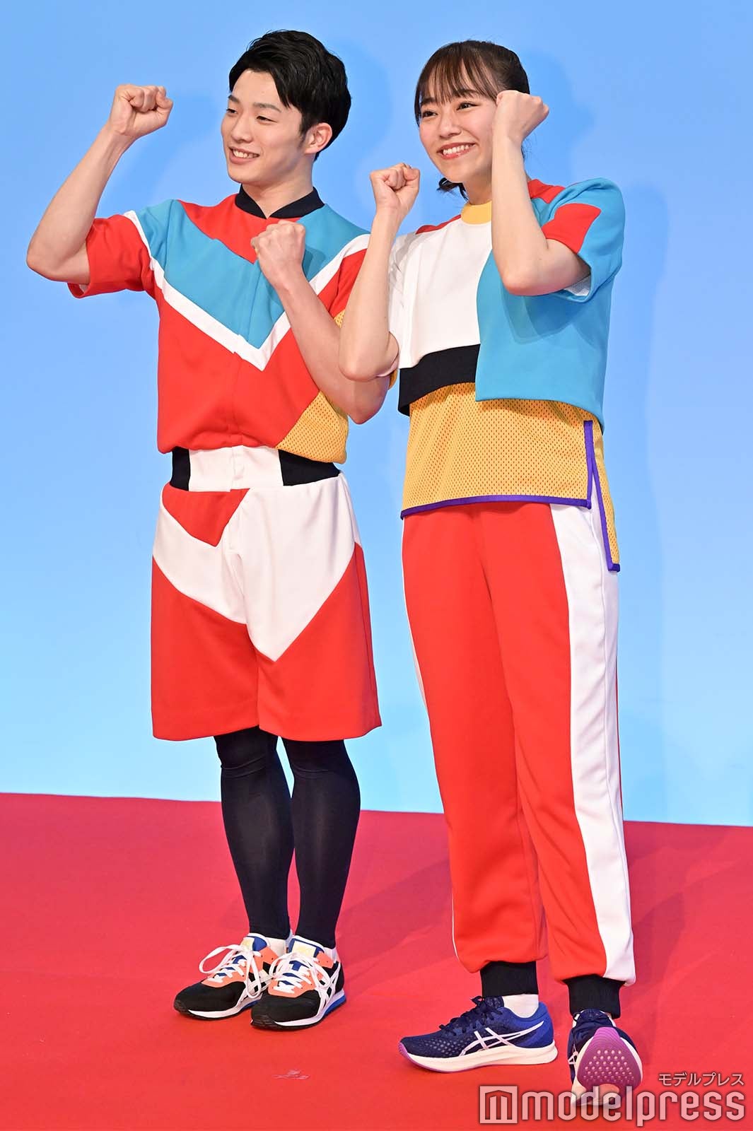 佐久本和夢、秋元杏月 （C）モデルプレス