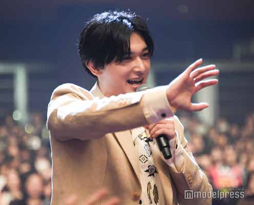 吉沢亮のサプライズに会場騒然「どうですか?生の吉沢亮は」“客席降臨”に号泣するファン続出