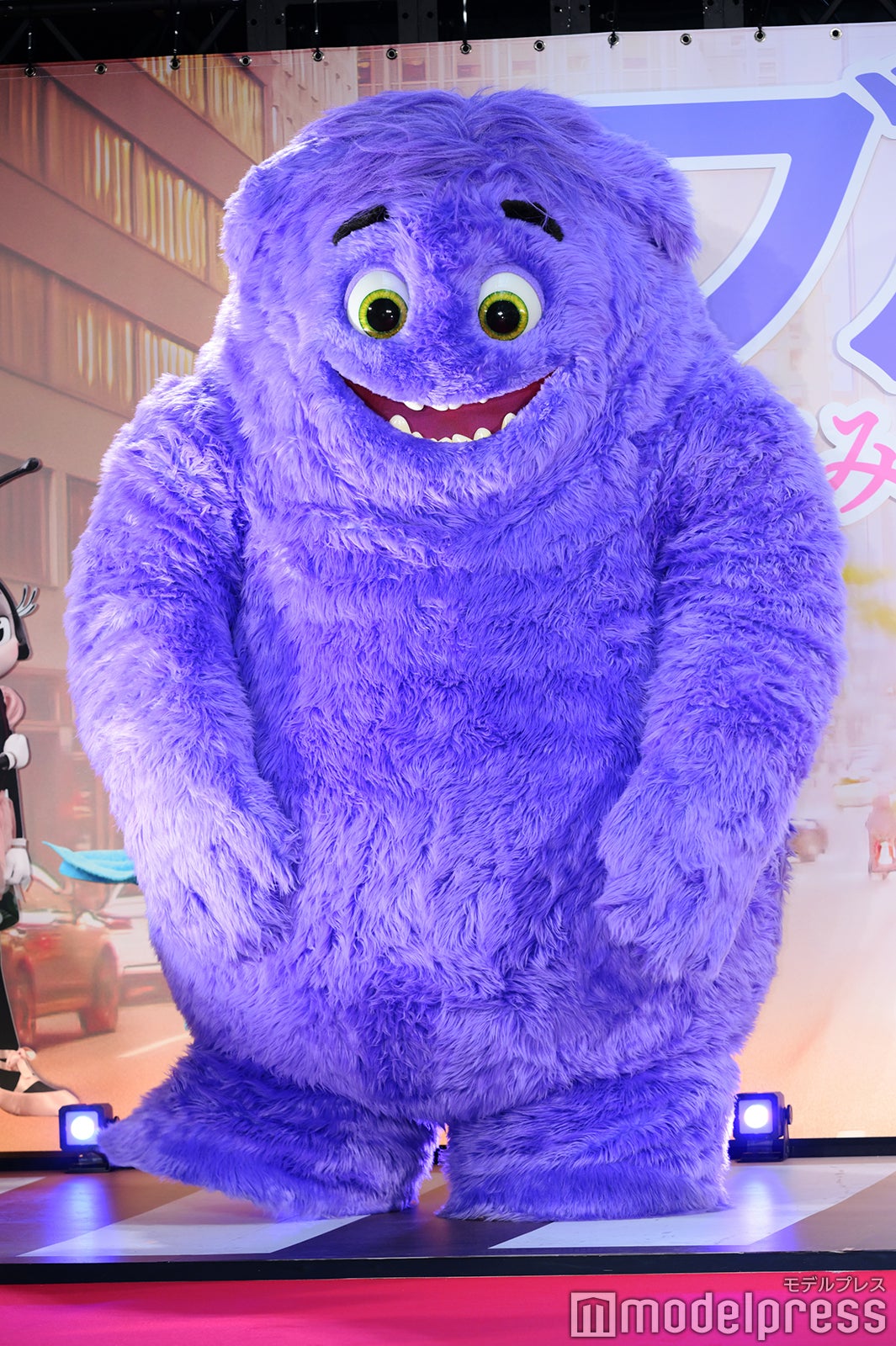 ブルー（C）モデルプレス