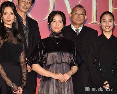菜々緒、ミニドレスでスラリ美脚披露 木村文乃の恋模様に興奮「もっといけよ!」<七人の秘書 THE MOVIE>