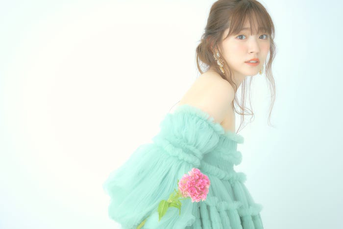 <鈴木愛理(すずき・あいり)プロフィール>1994年4月12日生まれ、千葉県出身。2002年、ハロー!プロジェクトに加入し、2005年から20017年まで℃-uteとして活躍。同グループの解散公演をもってハロー!プロジェクトを卒業し、2018年3月にソロ活動をスタート。現在放送中のドラマ「推しが上司になりまして」をはじめ、「ブラックシンデレラ」「会社は学校じゃねぇんだよ 新世代逆襲編」など女優としても才能を開花している。