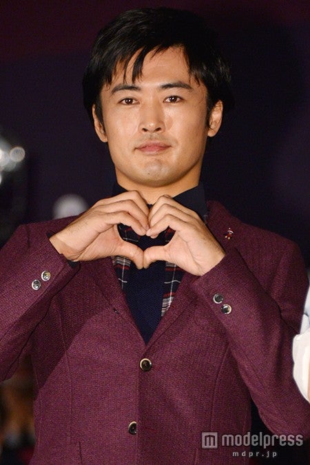 嵐 相葉雅紀 榮倉奈々との 緊張のキスシーン を振り返る モデルプレス 嵐 相葉雅紀 榮倉奈々との 緊張のキスシーン を振り返る モデルプレス