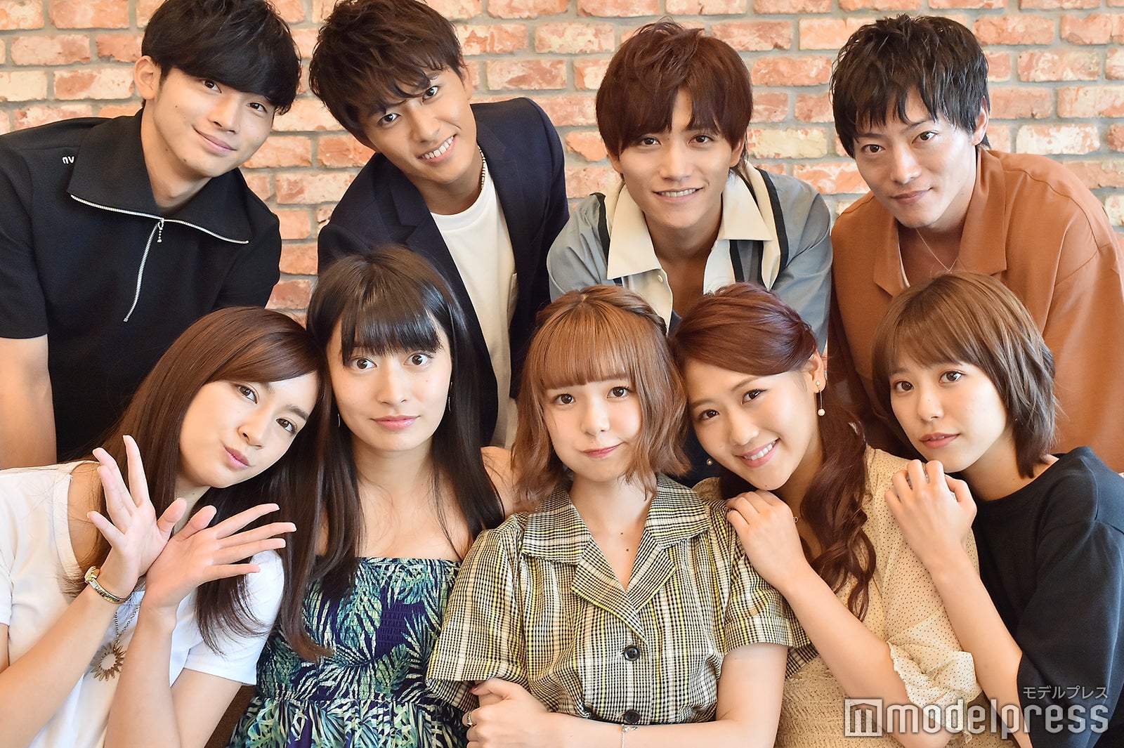 （前列左から）こいはる、かおる、もも、ミキ、めぐ（後列左から）りょう、シュンスケ、とむ、ダイチ（C）モデルプレス
