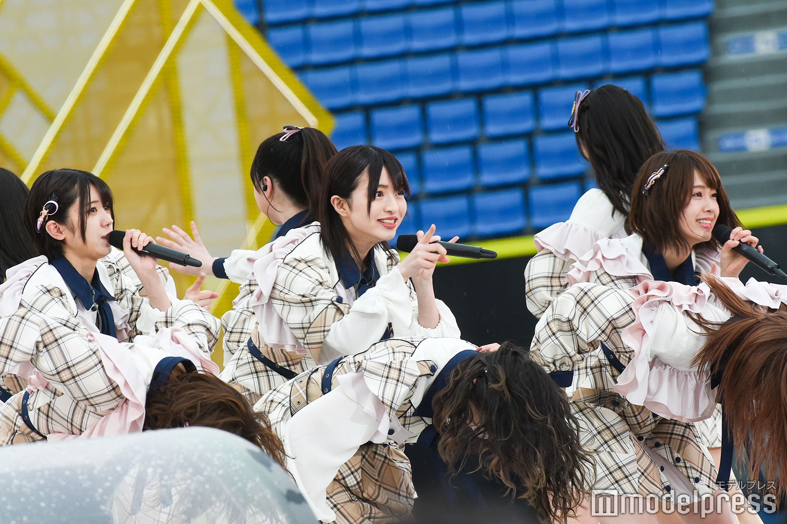 チーム8「AKB48グループ春のLIVEフェスin横浜スタジアム」（C）モデルプレス