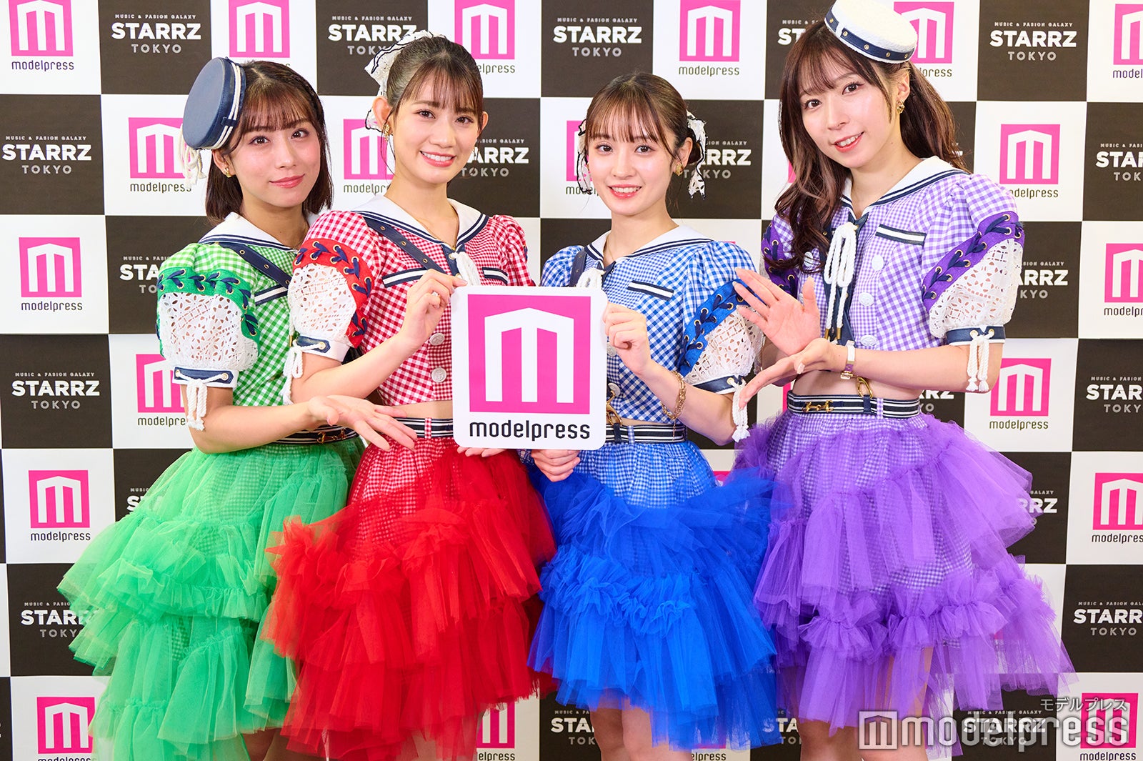 TEAM SHACHI（左から）坂本遥奈、秋本帆華、咲良菜緒、大黒柚姫（C）モデルプレス