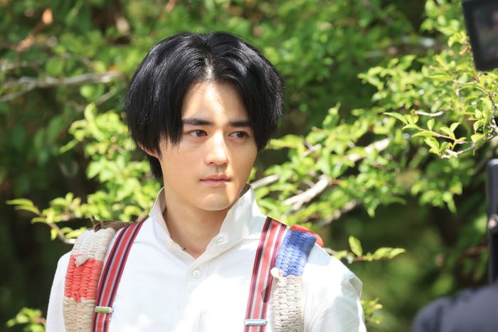 鈴鹿央士「嘘解きレトリック」第1話(C)フジテレビ