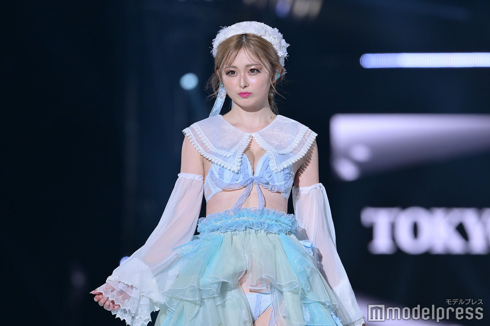 （C）モデルプレス