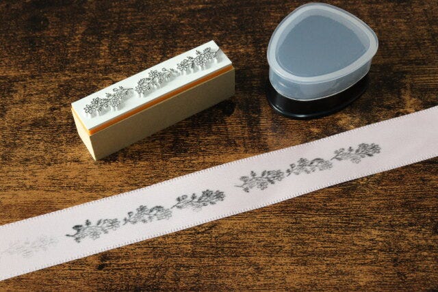 ダイソーの布におせるスタンプインクパッド