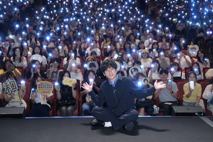 二宮和也(C)2025 映画「8番出口」製作委員会