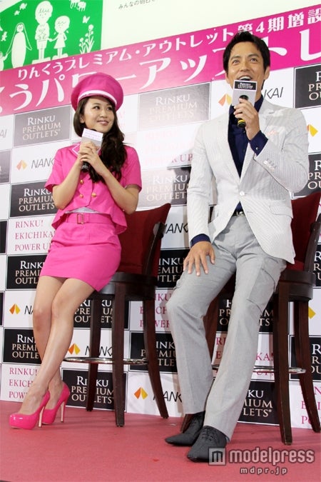 左から：向山志穂、沢村一樹