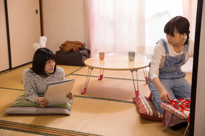 深川麻衣、森川葵/「プリンセスメゾン」より(画像提供:NHK)