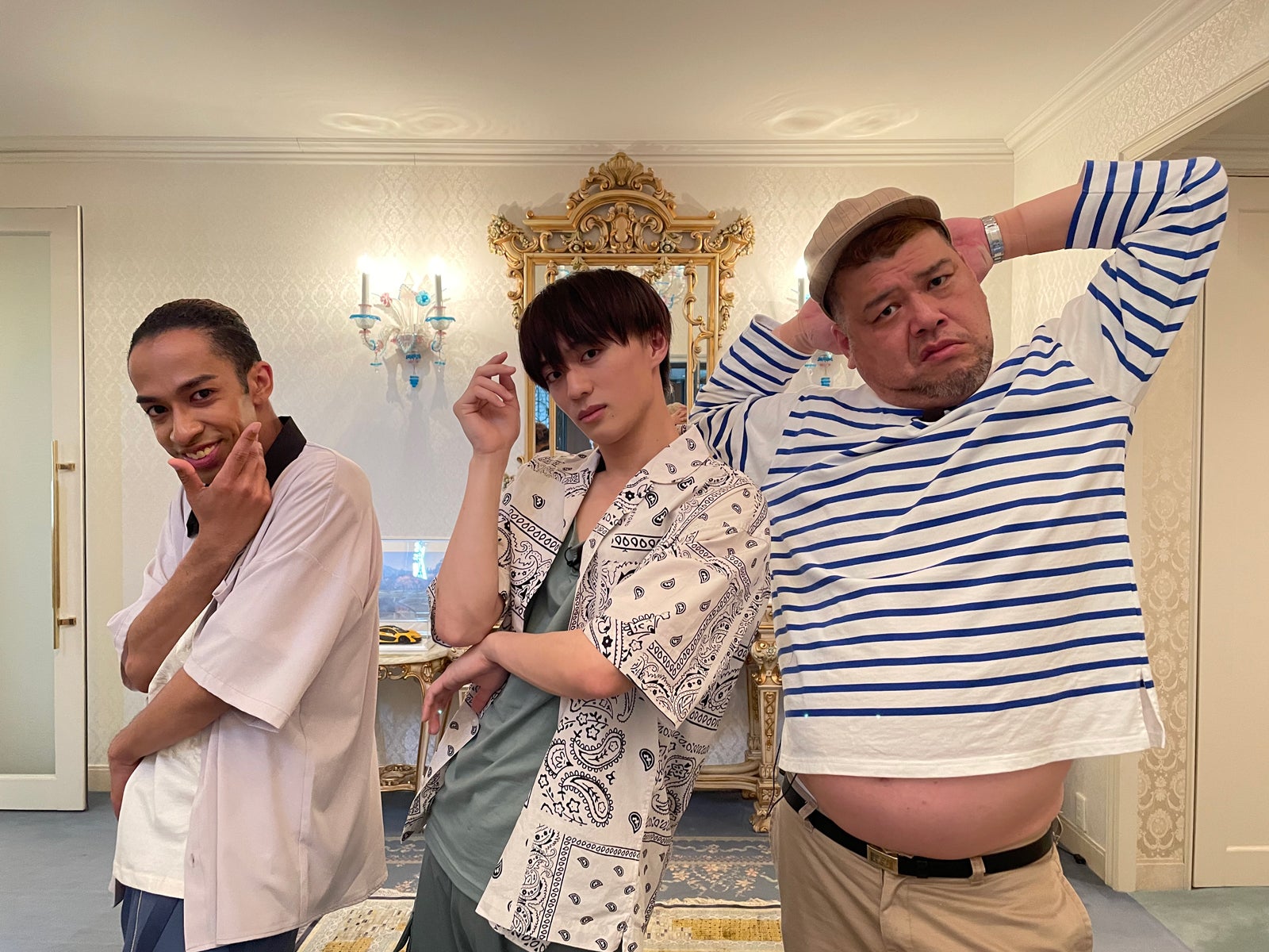 Aぇ! group草間リチャード敬太＆福本大晴、豪邸に潜入　ヒノキ風呂に豪快に飛び込む「度胸を見せました」