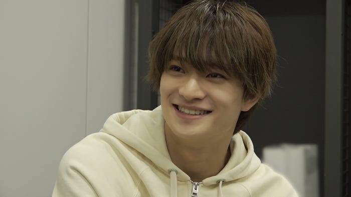 浮所飛貴(C)Storm Labels Inc.