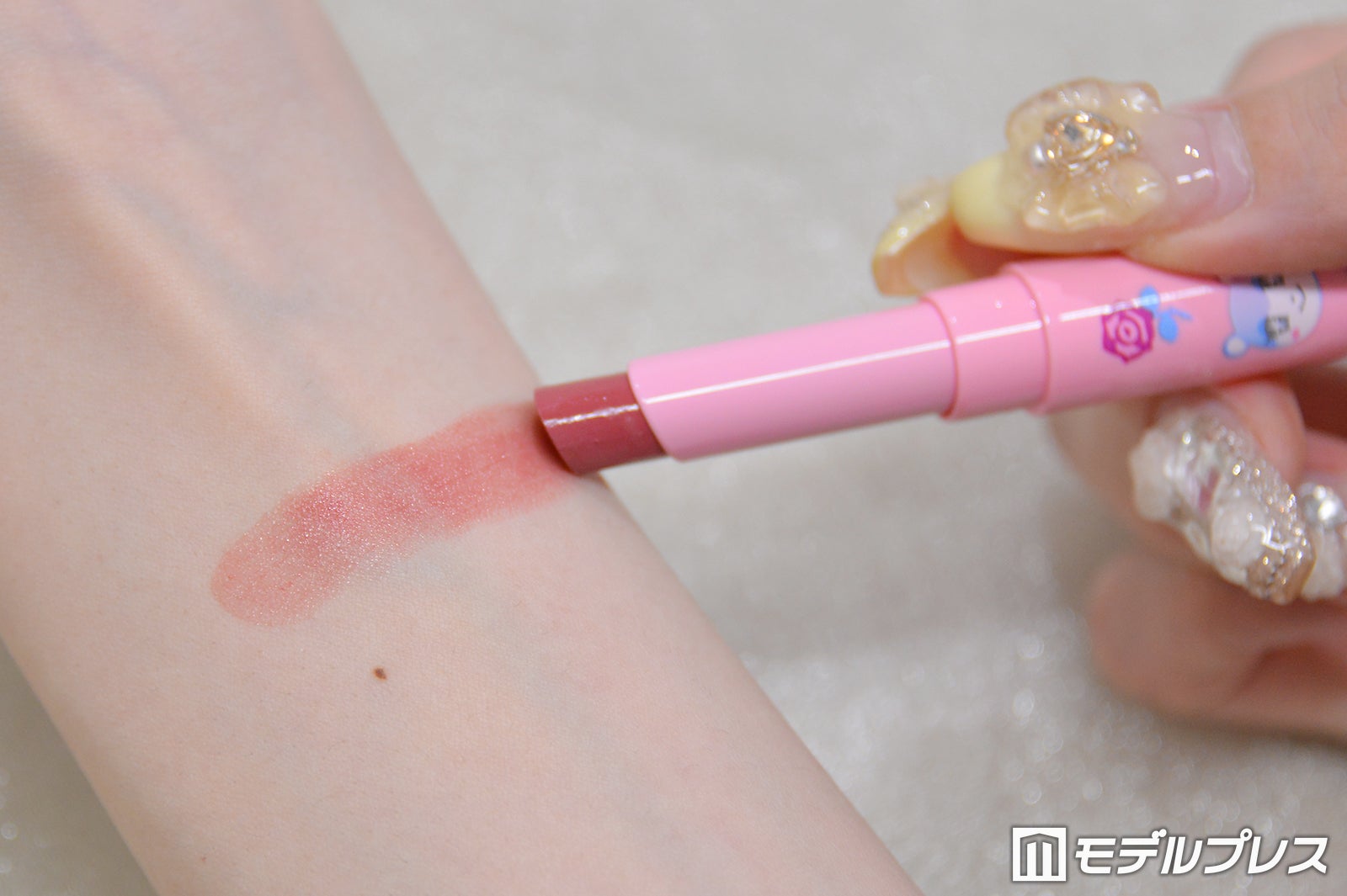 二度塗りした色味（C）モデルプレス