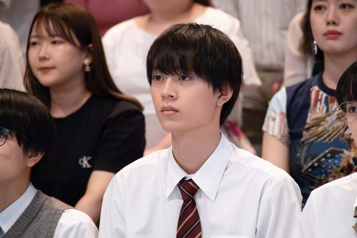 水沢林太郎「ビリオン×スクール」第4話より(C)フジテレビ