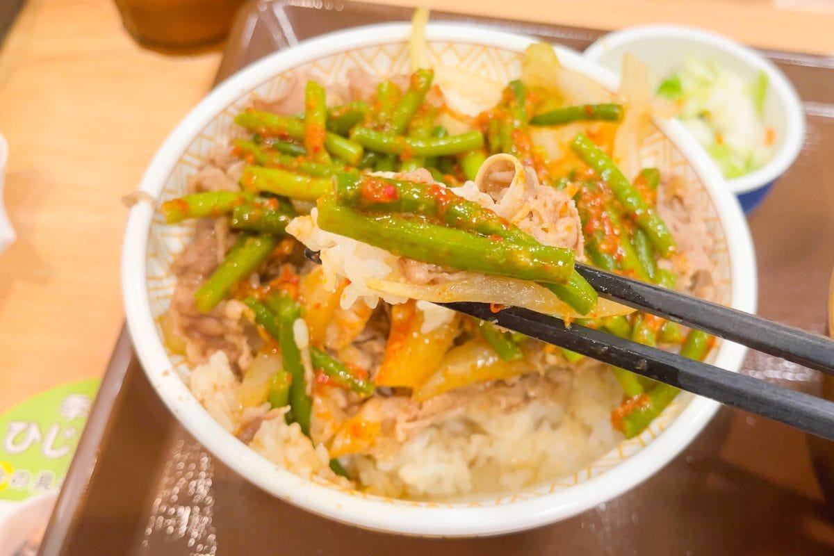 ニンニクの芽牛丼