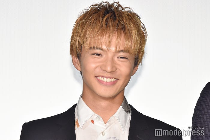 “良いヤツ”感溢れる笑顔の佐藤大樹 (C)モデルプレス