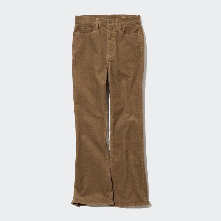ユニクロ　uniqlo　レディース　おすすめ　オススメ　コスパ　2022　冬　パンツ　美脚　脚長　スタイルアップ　細見え　痩せ見え　着痩せ　コーデュロイスリムフレアパンツ　フレアパンツ　コーデュロイパンツ