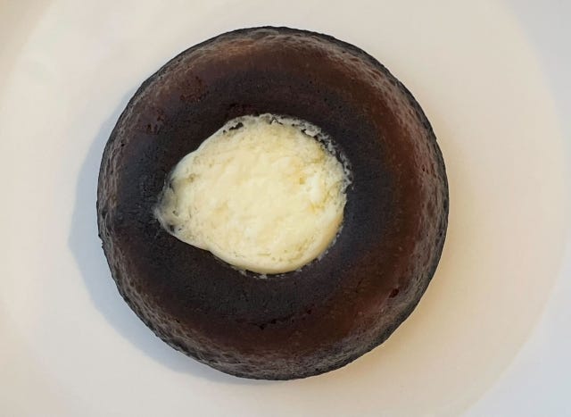 ファミリーマート　生カヌレケーキ