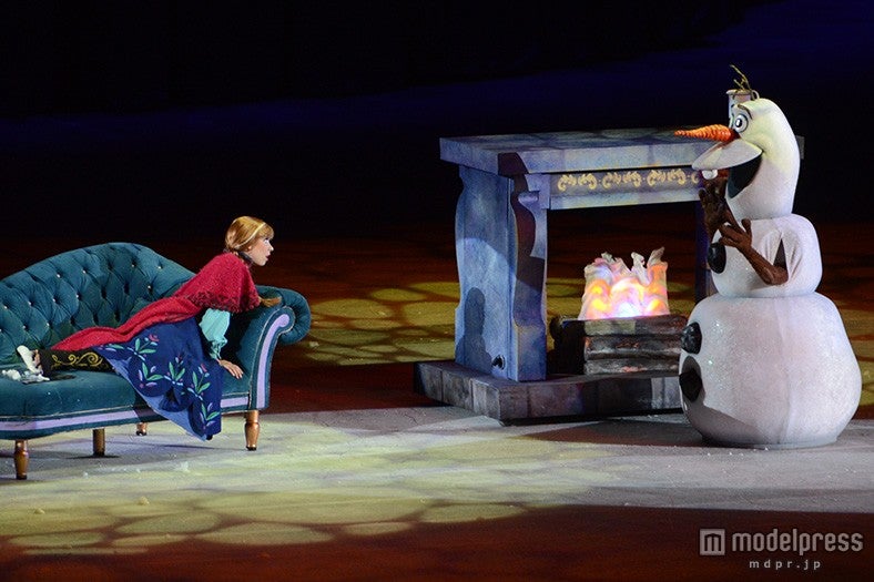 「アナと雪の女王」アナ、オラフ（C）Disney