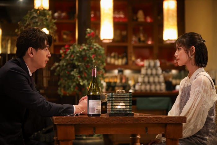 三浦翔平、玉田志織「天久鷹央の推理カルテ」第6話(C)テレビ朝日
