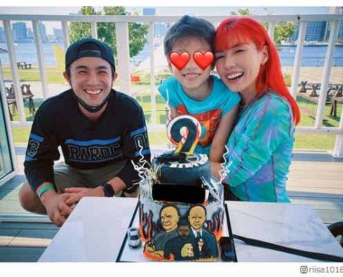 中尾明慶&仲里依紗夫妻、長男の9歳バースデー祝福 家族3ショットに反響続々「微笑ましすぎる」「トカゲくんの成長に感動」