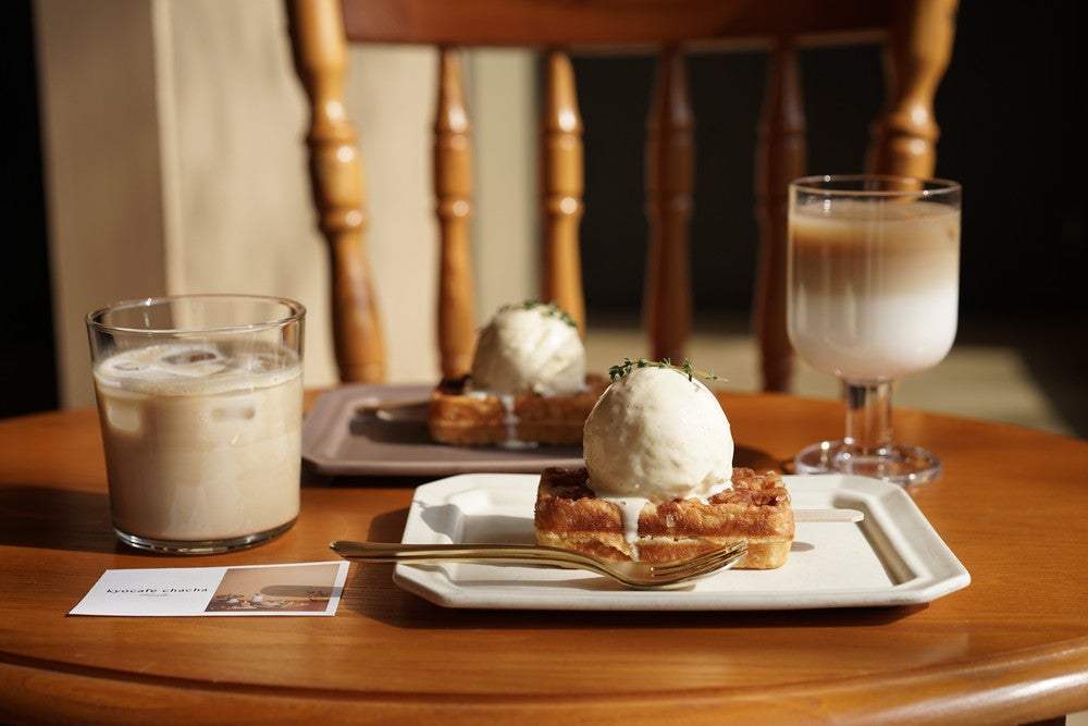 京都嵐山にワッフル専門店「キョウカフェ チャチャ」宇治抹茶の“京ワッフル”限定フレーバーも