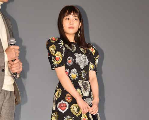 高畑充希、ミニドレスで美脚あらわ さりげない“クリスマス感”を発見<DESTINY 鎌倉ものがたり>