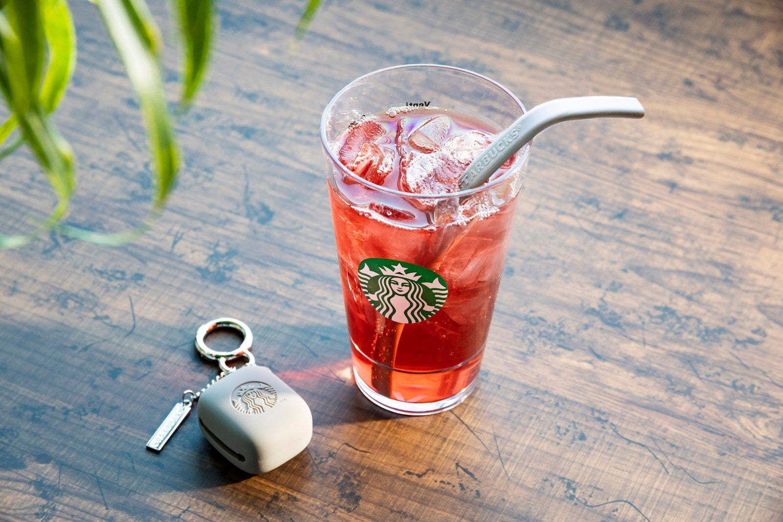 スタバではリユーザブルストローの取り扱いもあり（店頭やオンライン）／画像提供：スターバックス コーヒー ジャパン