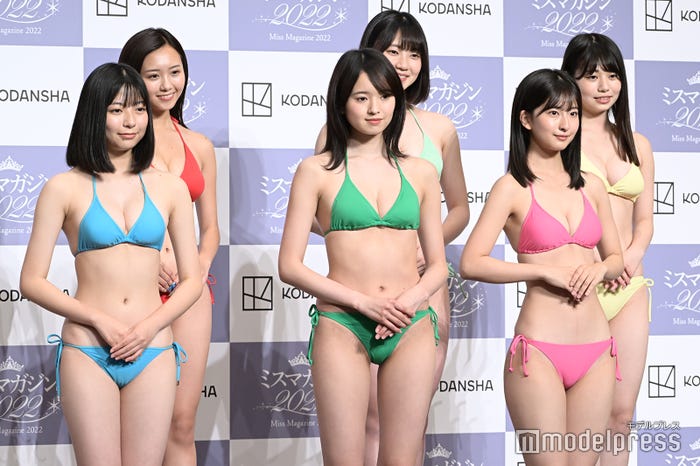 (1列目)Ayua、長山莉々、斉藤里奈(2列目)山田麗華、咲田ゆな、加藤舞 (C)モデルプレス