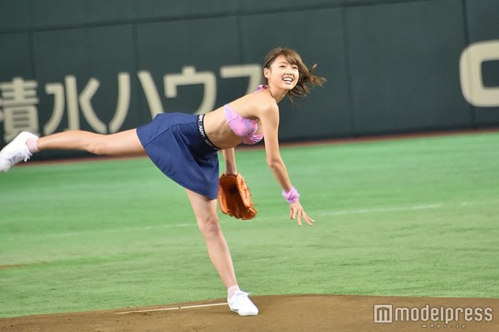 Ray 松元絵里花 水着で全力投球 ノーバンならずも美ボディで魅了 モデルプレス Ray 松元絵里花 水着で全力投球 ノーバンならずも美ボディで魅了 モデルプレス
