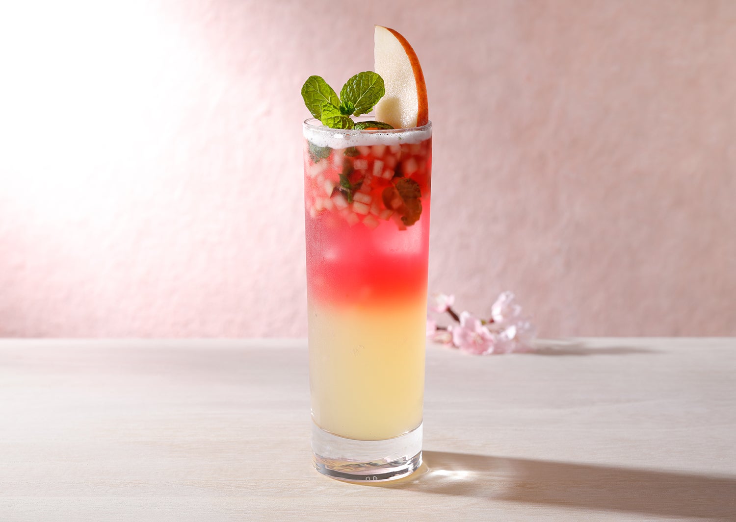 さくら アリュール キャスケード 950円／画像提供：スターバックス コーヒー ジャパン　