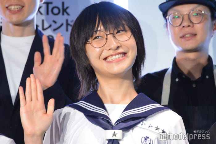 SUZUKA/新しい学校のリーダーズ(C)モデルプレス