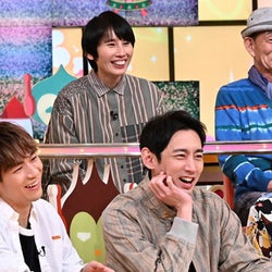 映画ポスターの広瀬すずと吉沢亮が突然動き出したら?『モニタリング』