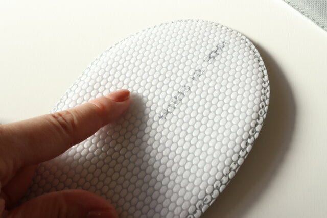 不織布スリッパ（2足、グレー）　凹凸