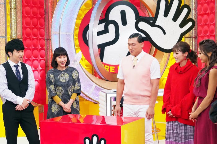 (左から)若林正恭、鈴木杏樹、春日俊彰、若槻千夏、ゆきぽよ(C)テレビ東京