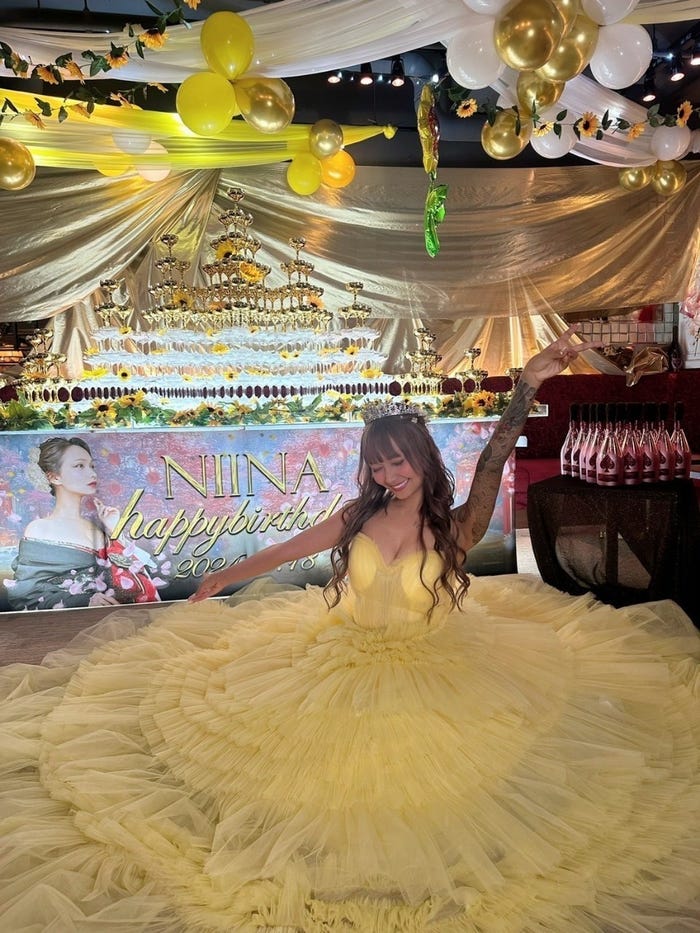 新宿の人気キャバ嬢にいな(提供写真)