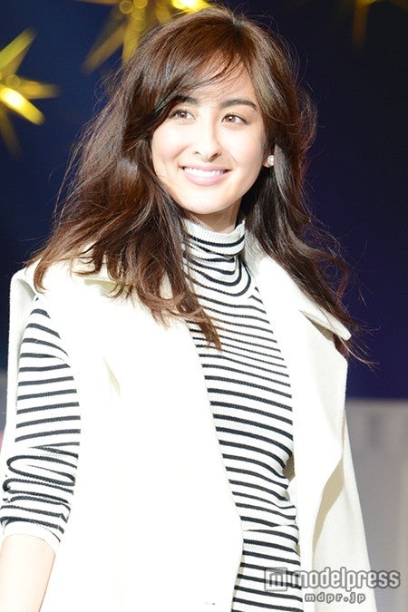 オードリー亜谷香