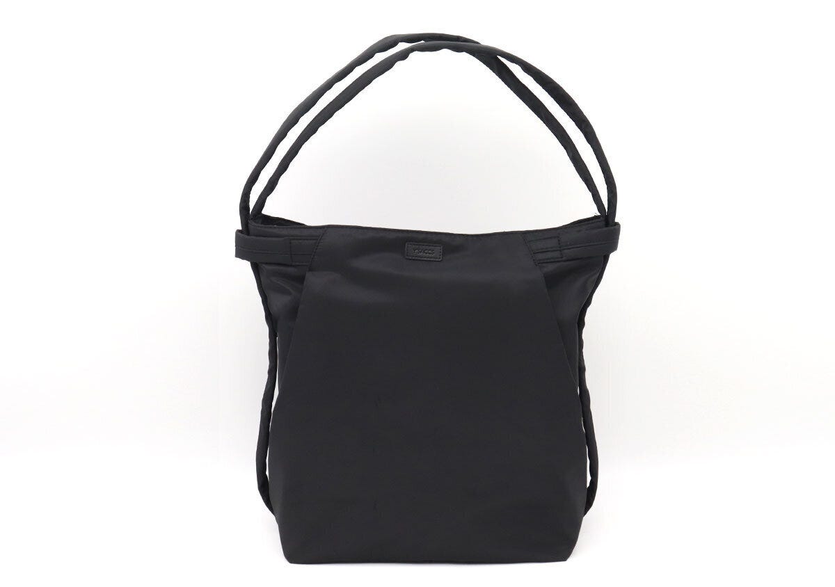 黒い2WAYショルダーリュックの全体像