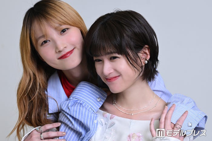 鞘師里保、小西桜子(C)モデルプレス