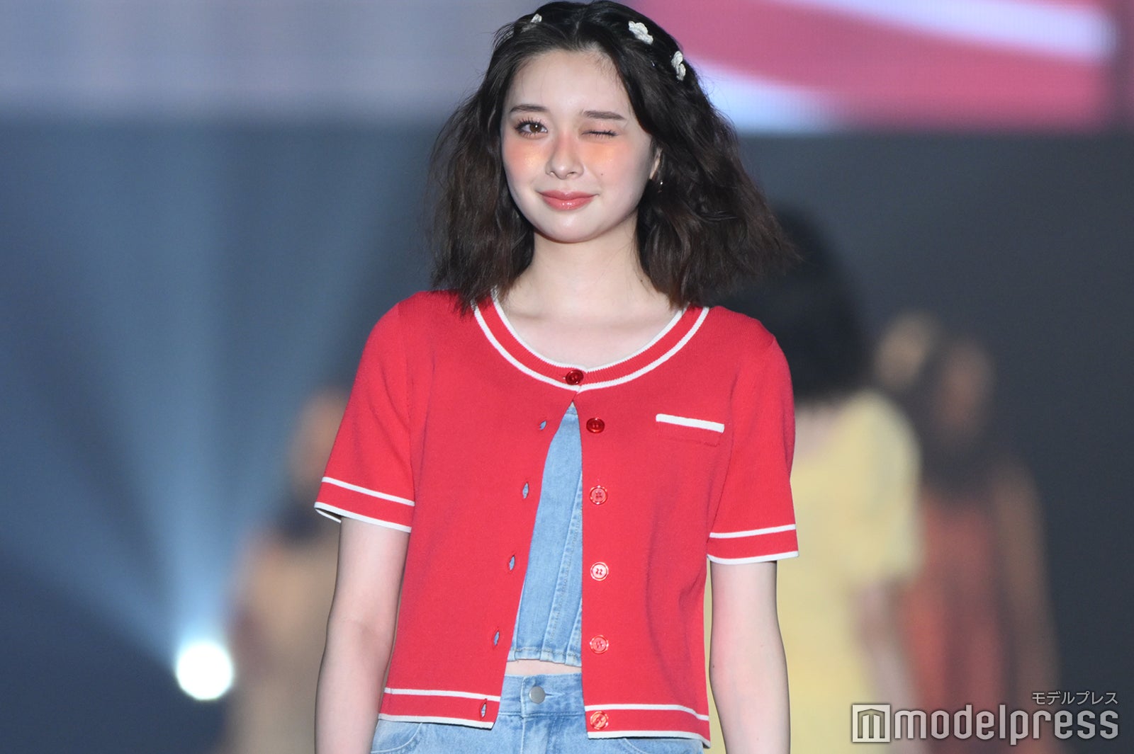 田鍋梨々花、ウィンクにキュン ポップなカジュアルスタイルが可愛い【TGC熊本2024】