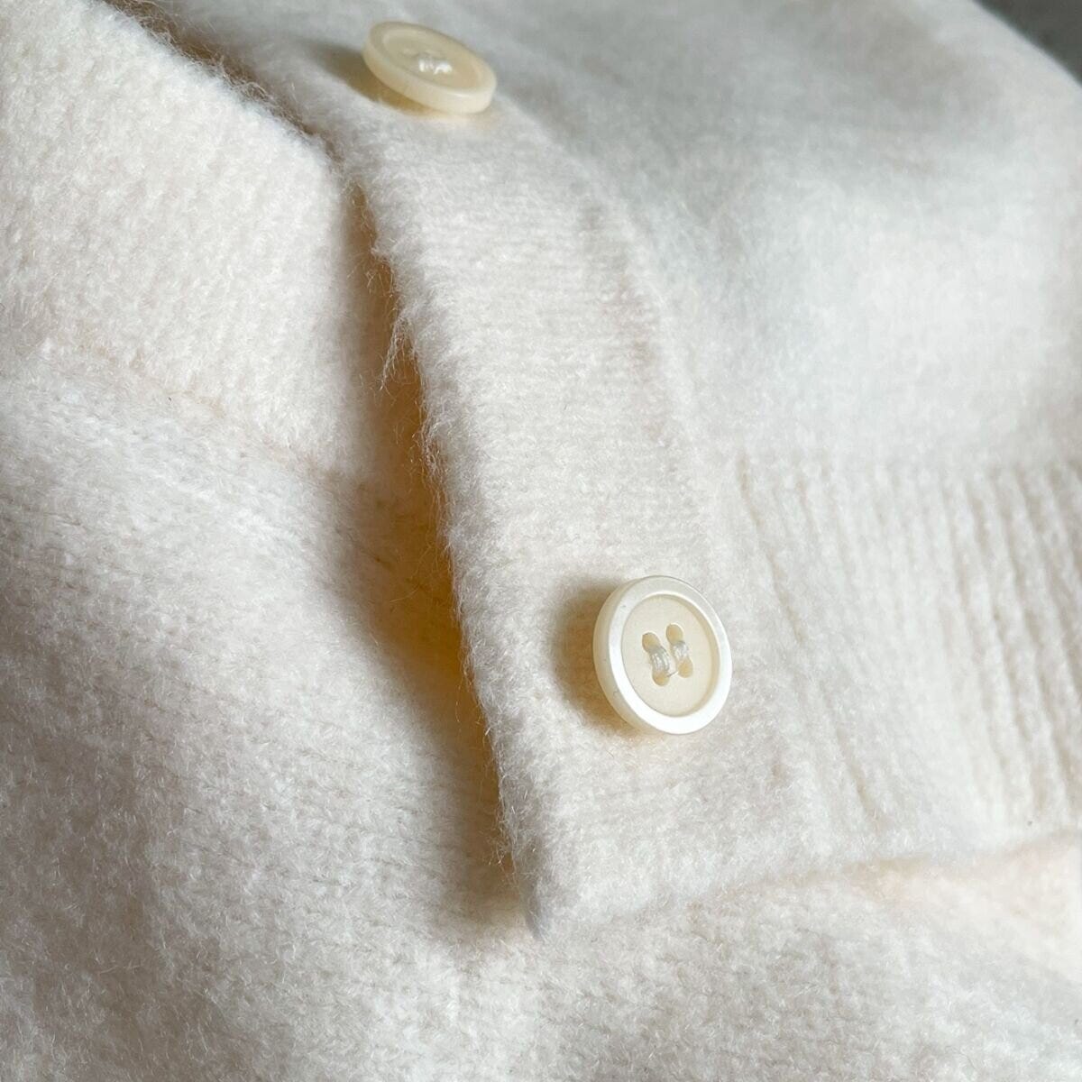 GUパフニットクルーネックカーディガンの生地感